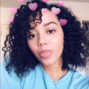 Meet your Posher, Danielle